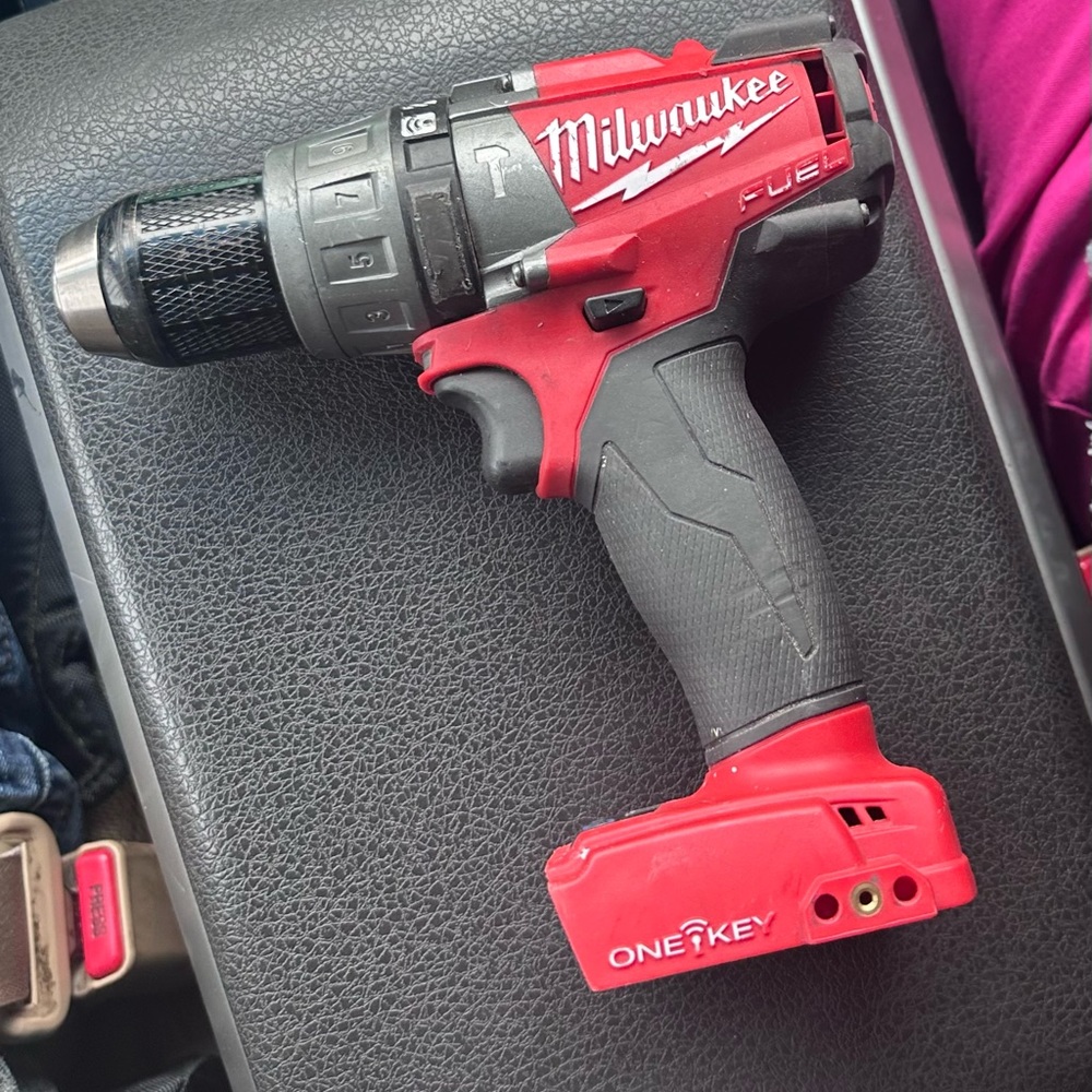 Milwaukee m18 fuel hammer drill one key